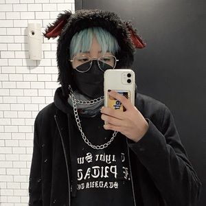 Meet your Posher, Nico